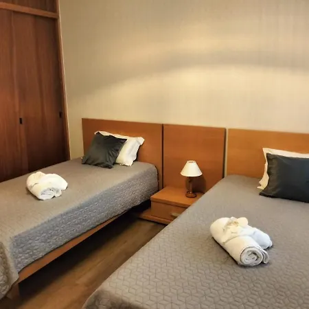 Apartamento T-3 Beira Mar 9 *
